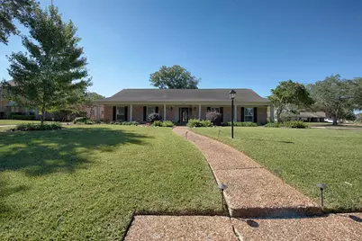 18502 Vinland Drive, Nassau Bay, TX 77058 - Photo 3