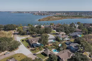 18502 Vinland Dr, Nassau Bay, TX 77058 - Photo 1