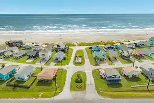 12524 W Ventura Dr, Galveston, TX 77554 - Photo 9