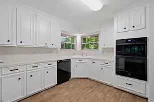 9 N Havenridge Dr, The Woodlands, TX 77381 - Photo 9