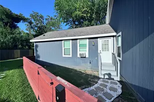 119 Neyland St, Houston, TX 77022 - Photo 1