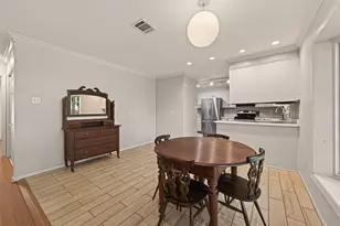 10807 Oasis Dr, Houston, TX 77096 - Photo 11