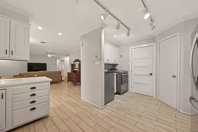 10807 Oasis Drive, Houston, TX 77096 - Photo 7