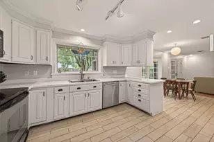 10807 Oasis Dr, Houston, TX 77096 - Photo 5