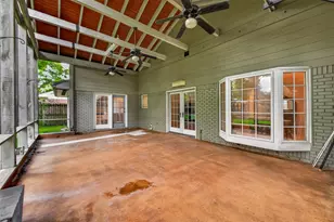 10807 Oasis Dr, Houston, TX 77096 - Photo 39