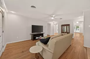 10807 Oasis Dr, Houston, TX 77096 - Photo 15