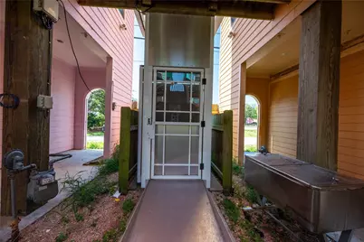 913 Moody Avenue, Galveston, TX 77550 - Photo 7