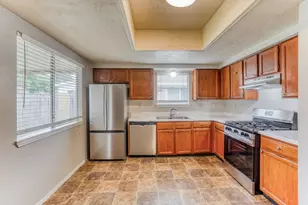 6918 Skyline Park Dr, Katy, TX 77449 - Photo 9