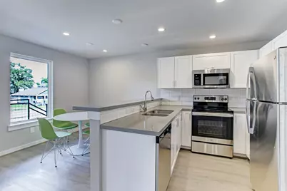 645 E 11th 1/2 Street #16, Houston, TX 77008 - Photo 1