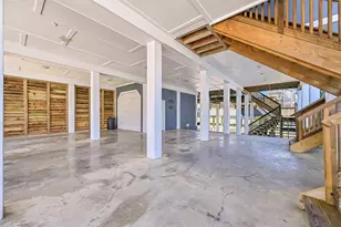 12836 E Madrid Rd, Galveston, TX 77554 - Photo 35