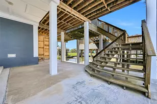 12836 E Madrid Rd, Galveston, TX 77554 - Photo 37