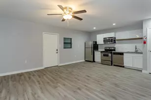 2810 Beauchamp St, Houston, TX 77009 - Photo 3