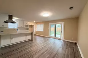 602 Cole St, Webster, TX 77598 - Photo 5