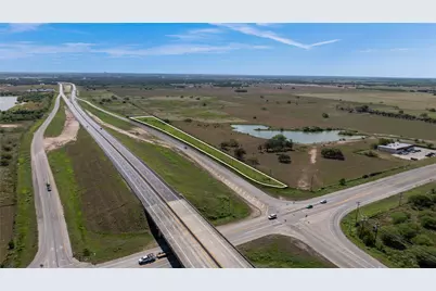 18804 Zac Lentz Parkway, Victoria, TX 77905 - Photo 5