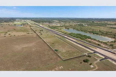 18804 Zac Lentz Parkway, Victoria, TX 77905 - Photo 9