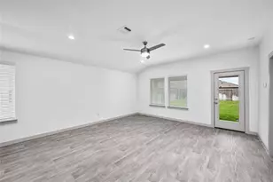 8035 House bank Ln, Rosharon, TX 77583 - Photo 11