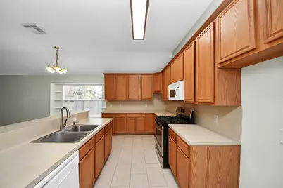 1103 Lake Shore Drive, Pearland, TX 77581 - Photo 3