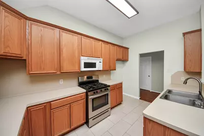 1103 Lake Shore Drive, Pearland, TX 77581 - Photo 5