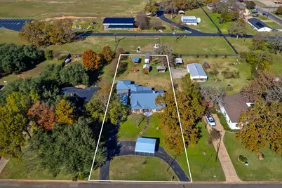 409 W Morgan Street, Franklin, TX 77856 - Photo 37