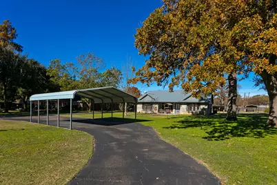 409 W Morgan Street, Franklin, TX 77856 - Photo 1