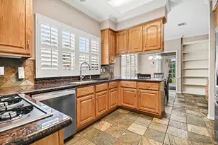 4030 Raven River Dr, Houston, TX 77059 - Photo 9