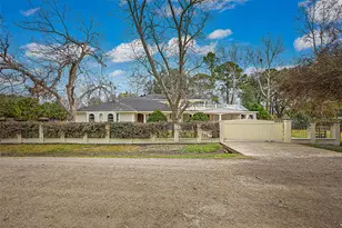 12710 McClosky St, Houston, TX 77037 - Photo 1