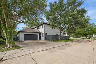 1601 Pine Chase Dr, Houston, TX 77055 - Photo 3