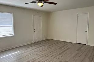 903 S Dula St, Alvin, TX 77511 - Photo 9