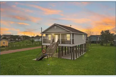 1124 Overton Avenue, Port Bolivar, TX 77650 - Photo 1