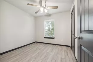 4606 Denmark St, Houston, TX 77016 - Photo 9