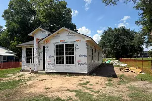 2310 Fitz Lee St, Waller, TX 77484 - Photo 7