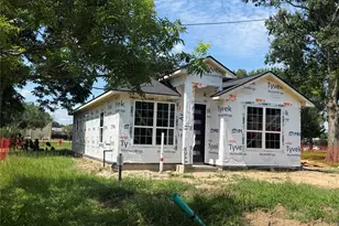 2310 Fitz Lee St, Waller, TX 77484 - Photo 9