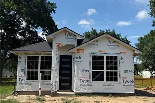 2310 Fitz Lee St, Waller, TX 77484 - Photo 7