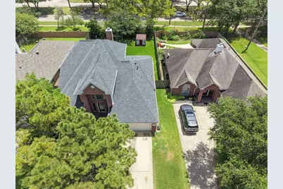 4015 Lime Creek Drive, Katy, TX 77450 - Photo 19