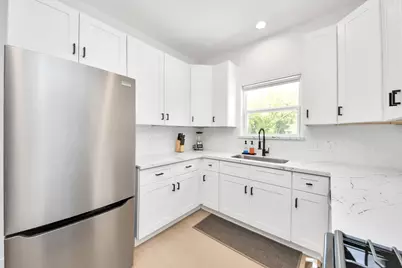 5774 Heron Drive #B, Houston, TX 77033 - Photo 17