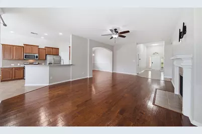 4207 Canterbury Park Lane, Pearland, TX 77584 - Photo 9