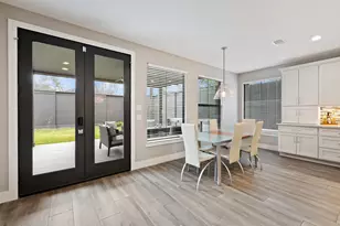 2928 Suffolk Dr, Houston, TX 77027 - Photo 21