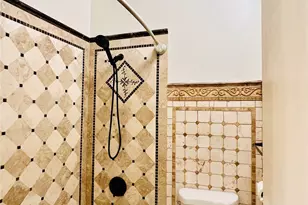 2100 Tanglewilde St, Houston, TX 77063 - Photo 15