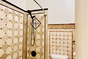 2100 Tanglewilde St, Houston, TX 77063 - Photo 15