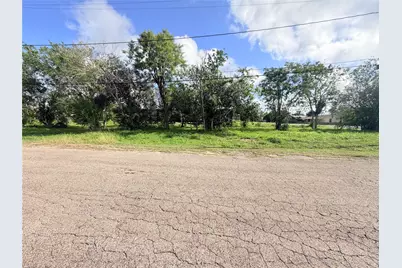 107 Shaw Street, Refugio, TX 78377 - Photo 3