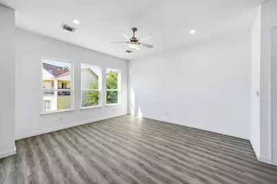 111 Capetown Way, Conroe, TX 77356 - Photo 11