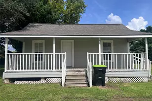 613 S Harrison Ln, Wharton, TX 77488 - Photo 1