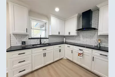 413 La Bradford Drive, Bay City, TX 77414 - Photo 5