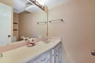 3919 Badger Forest Dr, Houston, TX 77088 - Photo 9