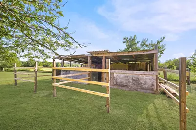 133 Meadow View Boulevard, Del Valle, TX 78617 - Photo 35