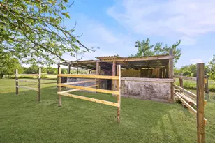 133 Meadow View Blvd, Del Valle, TX 78617 - Photo 35
