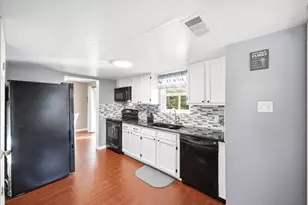 133 Meadow View Blvd, Del Valle, TX 78617 - Photo 13