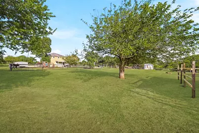 133 Meadow View Boulevard, Del Valle, TX 78617 - Photo 35