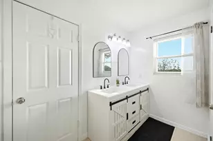 133 Meadow View Blvd, Del Valle, TX 78617 - Photo 29