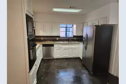 8403 Mullins Drive, Houston, TX 77096 - Photo 15